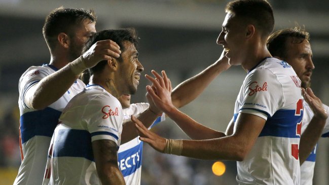 U. Católica sufrió para derrotar a Coquimbo en el inicio de la defensa de su título