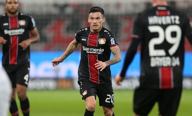 Director deportivo de Bayer Leverkusen: Una de nuestras prioridades es renovar con Aránguiz