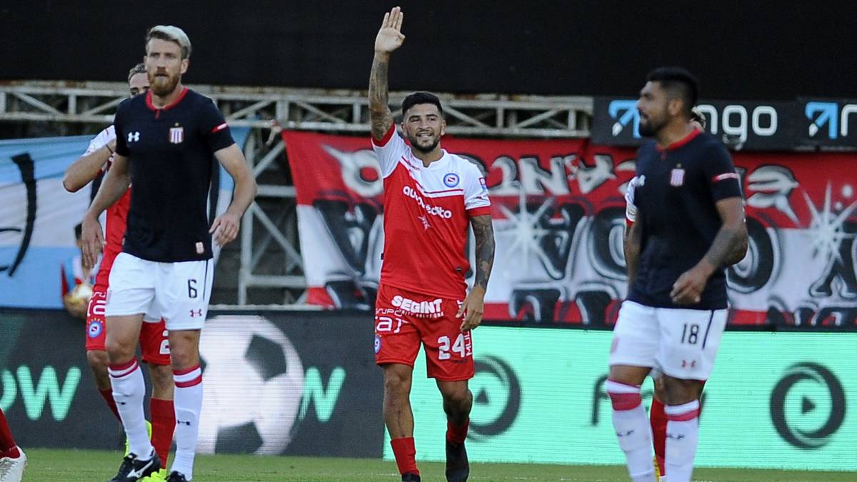 Gonzalo Jara sufrió en cancha caída de Estudiantes ante Argentinos en la Superliga