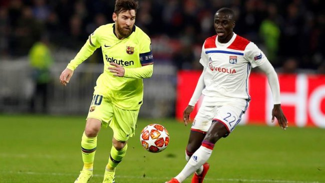 Arturo Vidal disputó los últimos minutos en trabajado empate entre Barcelona y Olympique de Lyon