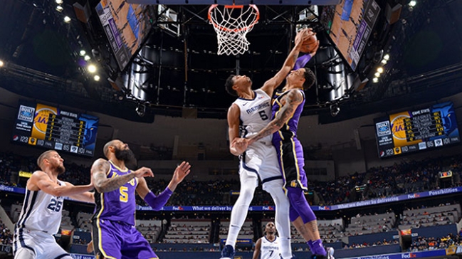 Los Grizzlies le dieron otro golpe a los alicaídos Lakers