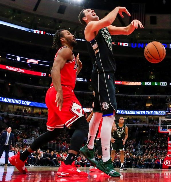 Nets derrotaron a Spurs y Bucks vencieron a Bulls en la NBA
