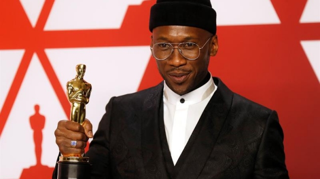 Doble ganador del Oscar tuvo un pasado en el baloncesto universitario