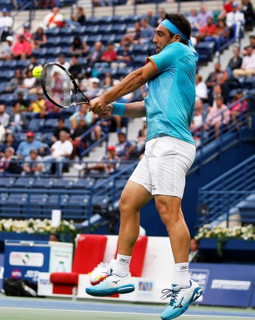 Federer ganó con problemas y Nishikori se despidió en Dubai