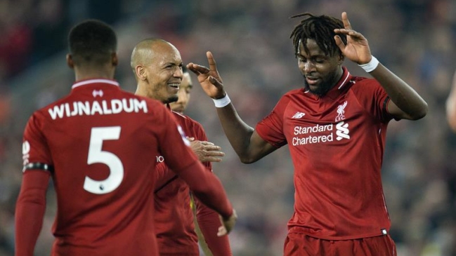 Liverpool demolió a Watford y mantuvo su ventaja sobre un Manchester City que volvió a ganar