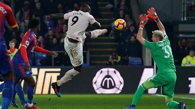 Lukaku comandó el triunfo de Manchester United en visita a Crystal Palace