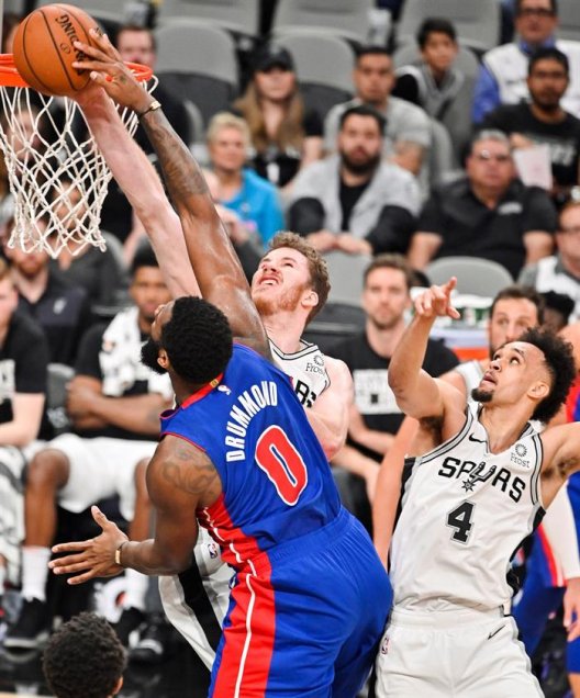 Spurs y Trail Blazers celebraron contra Pistons y Celtics en la NBA