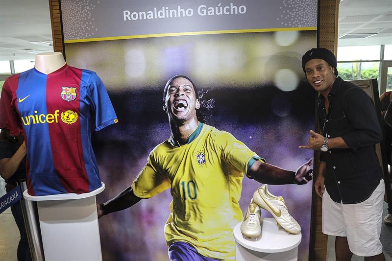 El Estadio Maracaná homenajeó a Ronaldinho e inauguró un tour dedicado al futbolista