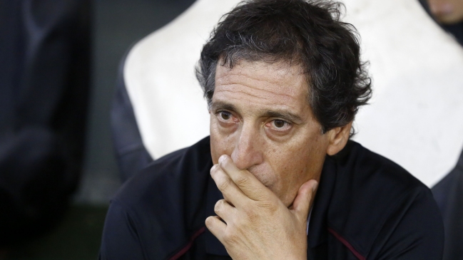 Experto en comunicación no verbal analizó la reacción de Mario Salas en el “incidente” del celular