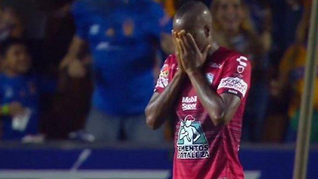 Defensa de Pachuca anotó dos autogoles en derrota ante Tigres de Eduardo Vargas