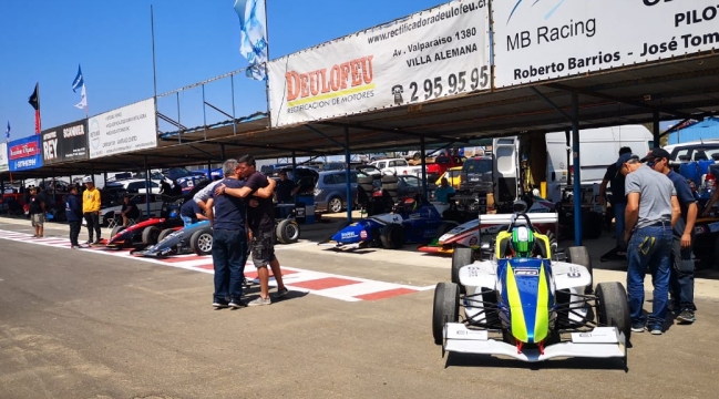 Sebastián Valenzuela se quedó con las primeras dos fechas de la Fórmula 3