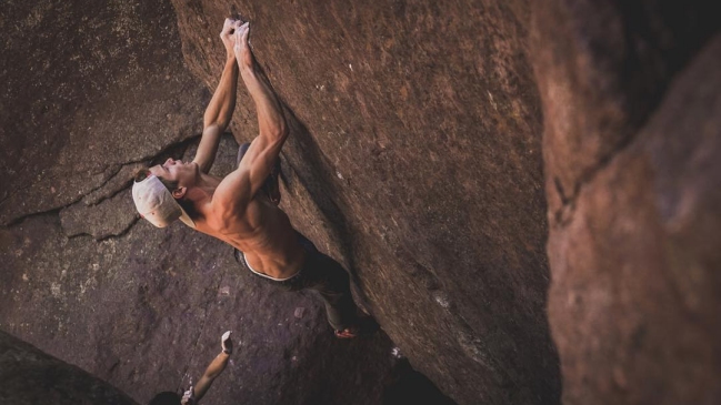 Escalador chileno Facundo Langbehn: Se ve difícil que un sudamericano clasifique a Tokio 2020