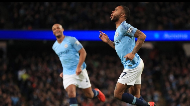 Raheem Sterling anotó un triplete en el triunfo de Manchester City sobre Watford
