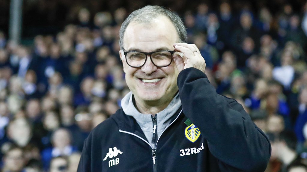 Leeds United de Marcelo Bielsa goleó a Reading y trepó a la cima de la Championship