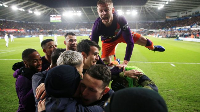 Agüero salió de la banca para darle la clasificación a las semis de la FA Cup a Manchester City