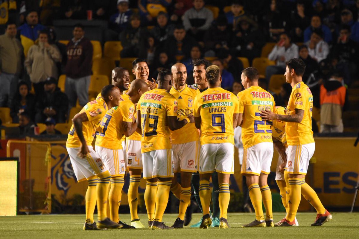 Eduardo Vargas aportó con un gol en amplia victoria de Tigres sobre Querétaro