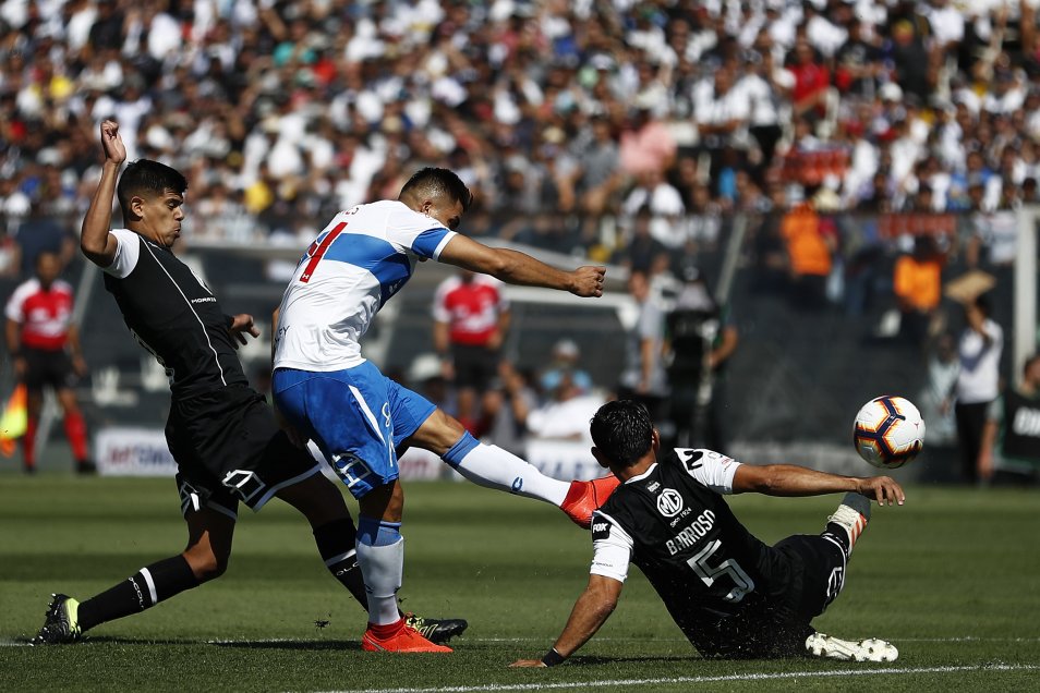 Universidad Católica asumió el liderato tras ganarle el clásico a Colo Colo