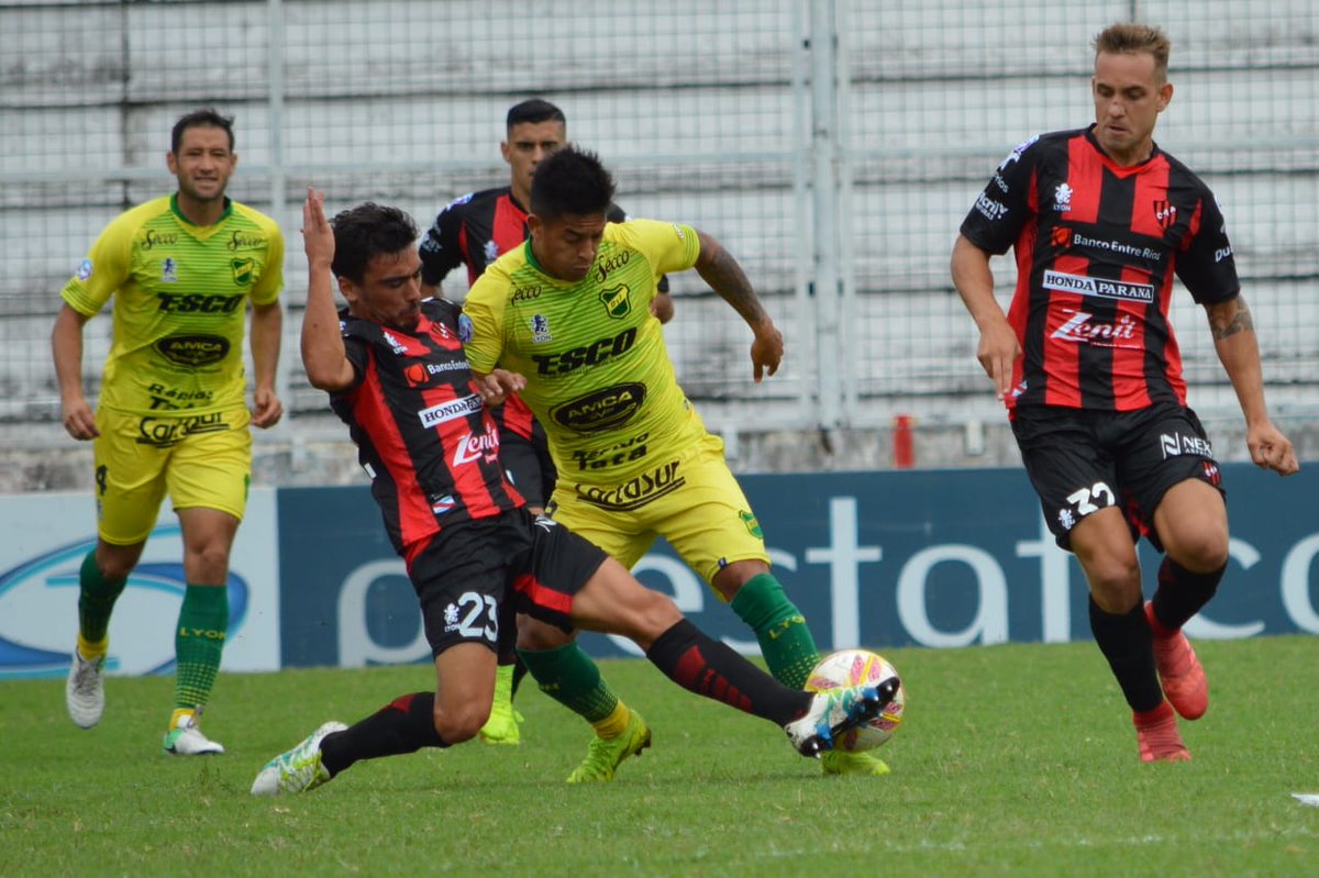 Defensa y Justicia de Beccacece tropezó ante Patronato y le dejó el título “en bandeja” a Racing