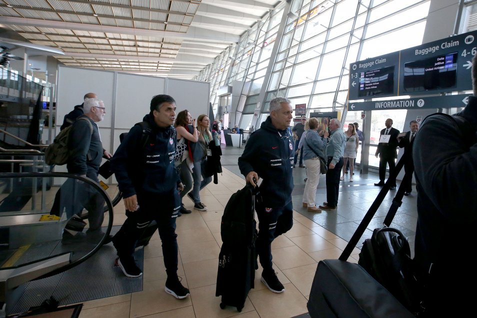 El cuerpo técnico de la selección se instaló en San Diego para preparar amistosos de la Roja