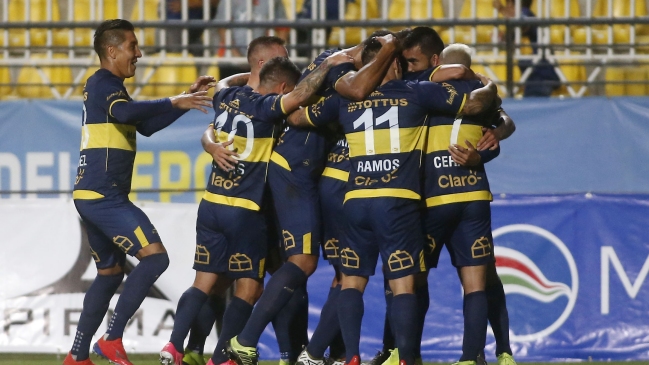 Everton aprovechó su efectividad para derribar en un partidazo a Deportes Antofagasta