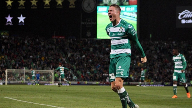 Necaxa de Felipe Gallegos consiguió agónica victoria ante Santos Laguna de Diego Valdés