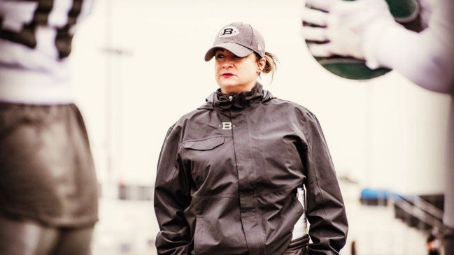 Tampa Bay Buccaneers hizo historia y es el primer club en contratar dos entrenadoras