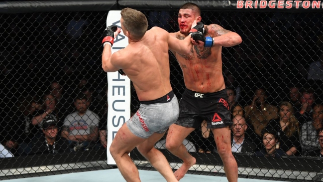El impresionante “Superman Punch” de Anthony Pettis sobre Stephen Thompson en la UFC
