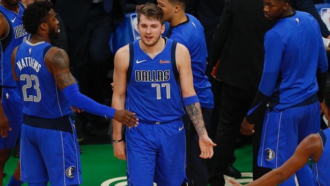 Luka Doncic lideró victoria de Dallas Mavericks sobre Golden State Warriors