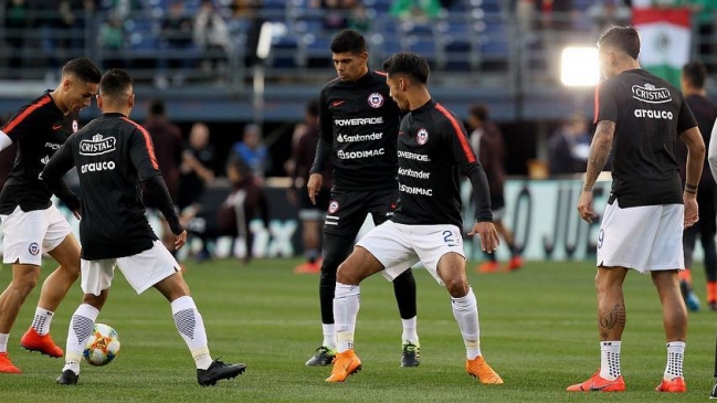 La Roja tuvo intensa práctica en Houston en la que Rueda ensayó cambios en el mediocampo