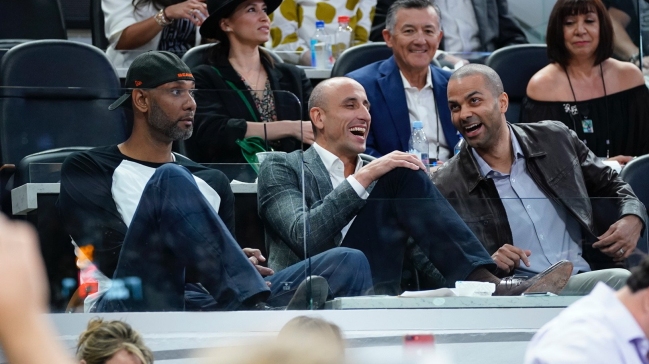Así fue el homenaje que le rindió San Antonio Spurs a Ginóbili