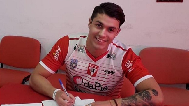 Vuelco total: Solabarrieta firmó su primer contrato profesional