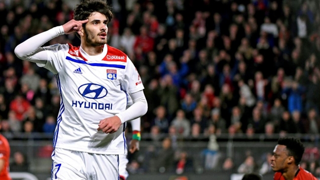 Olympique de Lyon triunfó sobre Rennes y sigue en la lucha por la segunda plaza en Francia