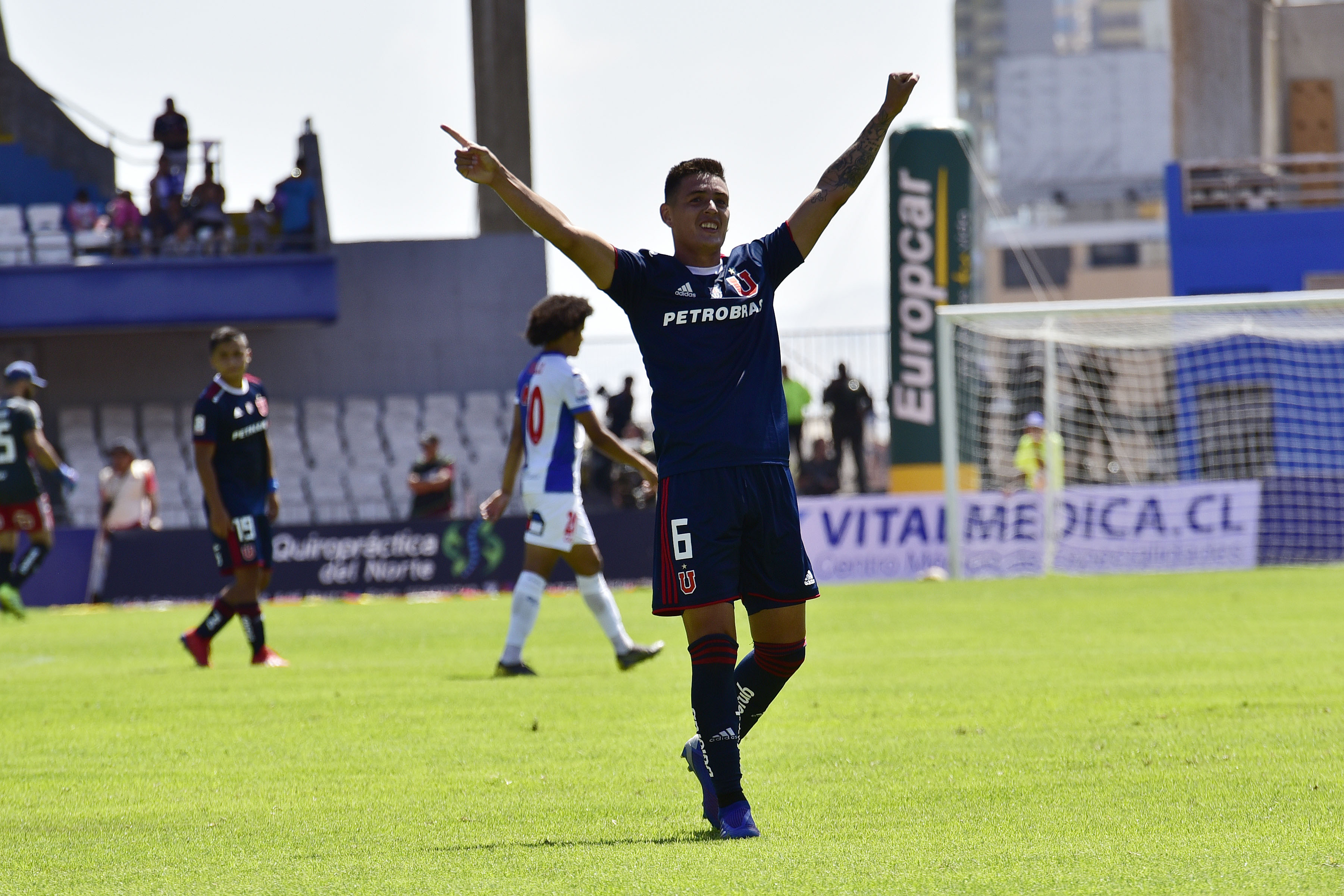 U. de Chile equiparó las cifras ante Deportes Antofagasta con volea de Matías Rodríguez