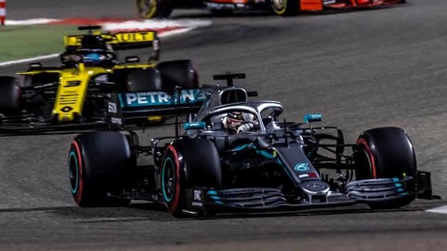 Lewis Hamilton encabezó otro doblete de Mercedes en Bahrein