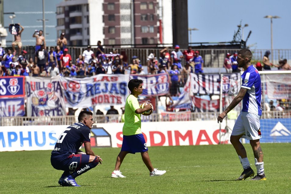 Sigue la crisis: La U sufrió por errores propios y sucumbió ante la efectividad de Antofagasta