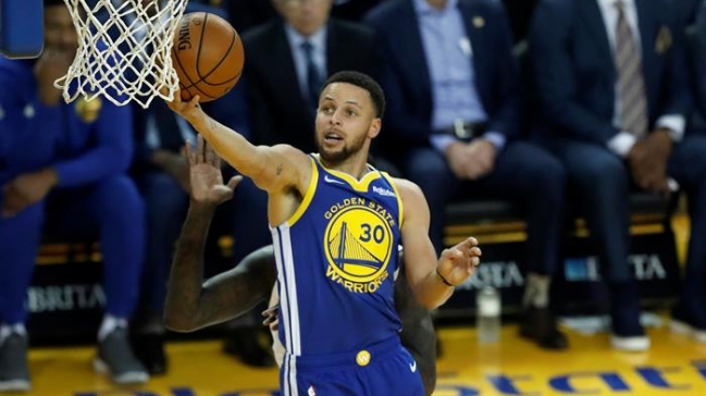 Los Warriors aplastaron a Charlotte y ganaron la División Pacífico