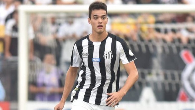 Zaguero de Santos recibió un fuerte golpe en la cabeza durante clásico con Corinthians