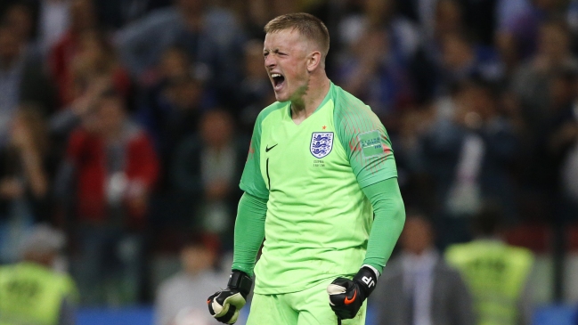 Arquero de la selección inglesa será investigado por protagonizar una pelea de bar