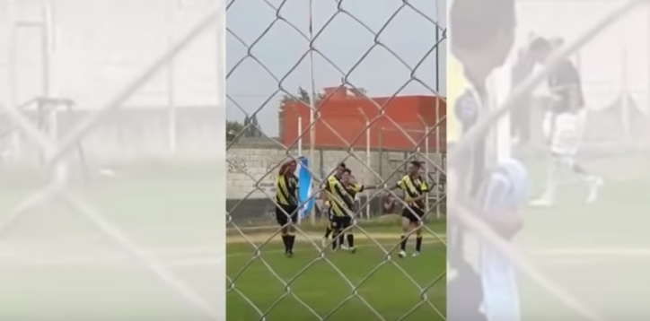 Jugador argentino festejó con la bandera de las Malvinas y lo expulsaron