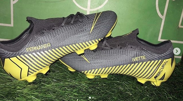 Los botines personalizados de Nicolás Solabarrieta emocionaron a Ivette Vergara