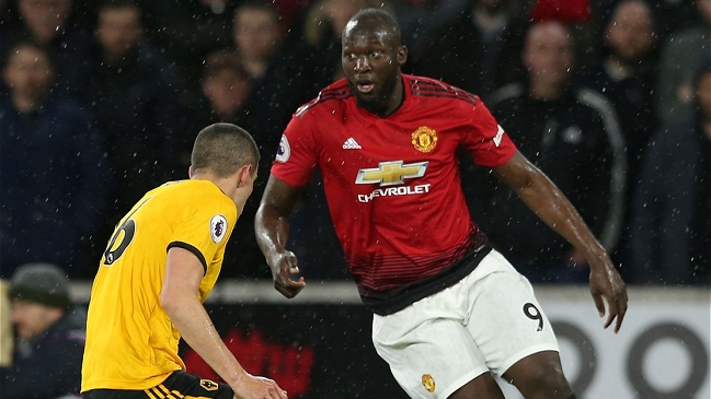Manchester United tropezó con Wolverhampton Wanderers y perdió terreno en la Premier League