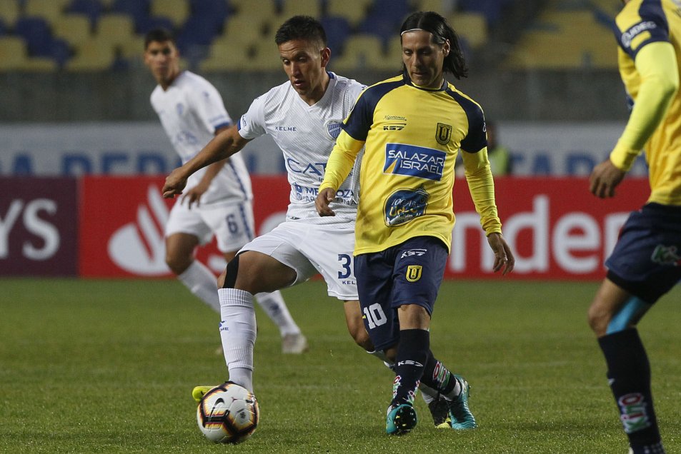 U. de Concepcion supo rescatar un empate ante Godoy Cruz con un jugador menos