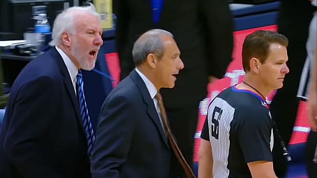 La furiosa reacción del entrenador de San Antonio Spurs que fue expulsado a los 63 segundos