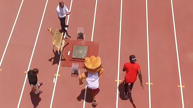 Usain Bolt compitió con la mascota oficial de los Panamericanos de Lima 2019