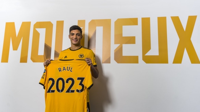 Wolverhampton oficializó la compra del mexicano Raúl Jiménez