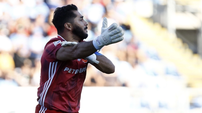 Ex jugadores de la U acusaron que Johnny Herrera no los consideró en premios de 2018