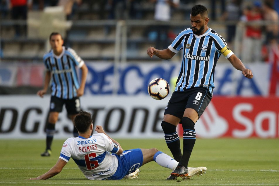 Universidad Católica se ilusionó con los octavos de la Libertadores tras vencer a Gremio