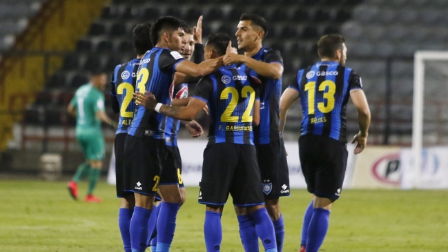 Huachipato triunfó sobre Cobresal y sigue intratable en Talcahuano