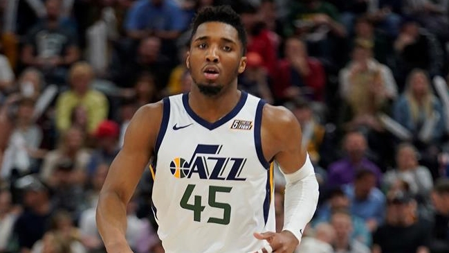 Donovan Mitchell lideró triunfo de Utah Jazz sobre Sacramento Kings en la NBA