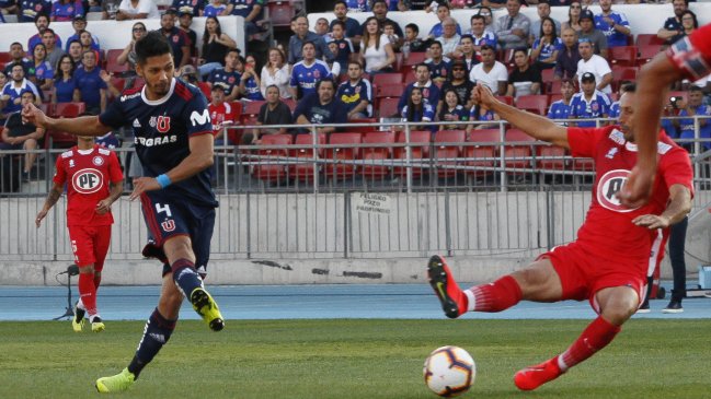Jimmy Martínez fue el responsable de poner en ventaja a la U frente a Unión La Calera en el Estadio Nacional